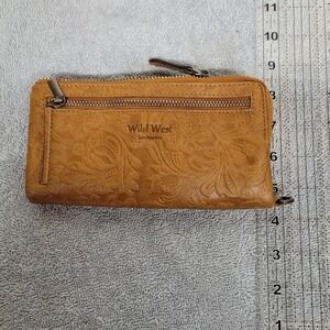Wild West Los Angeles Embossed Tan Leather Floral Bifold Zip Wallet